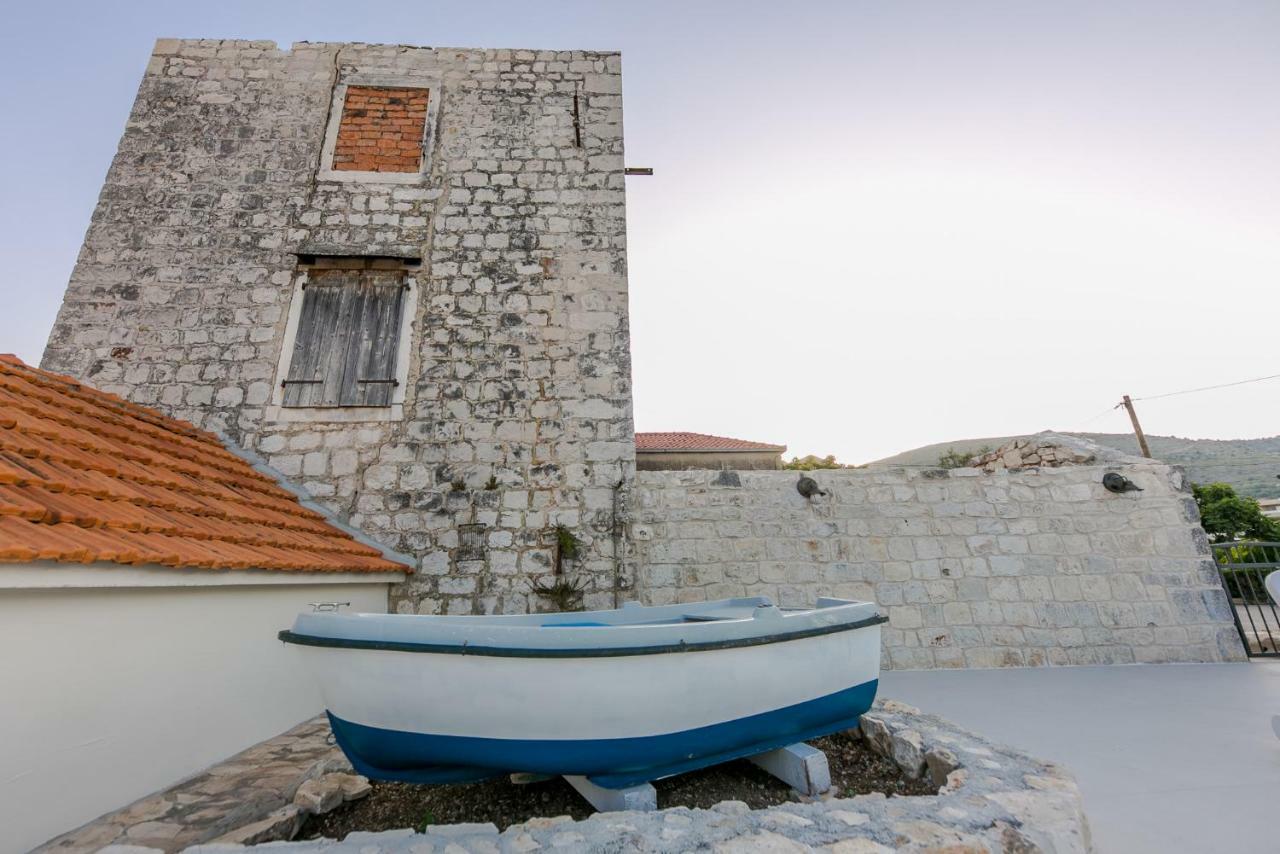 Seaside Villa Mia Трогир Экстерьер фото