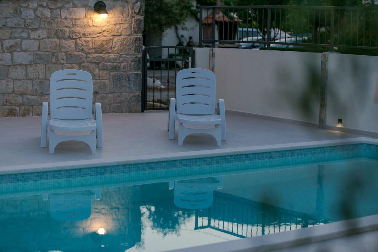 Seaside Villa Mia Трогир Экстерьер фото