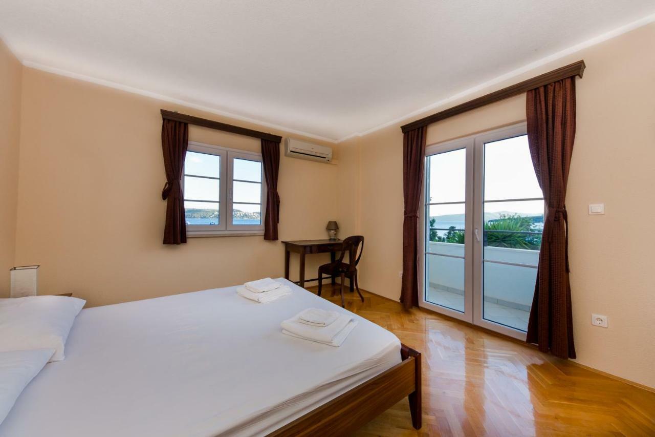 Seaside Villa Mia Трогир Экстерьер фото
