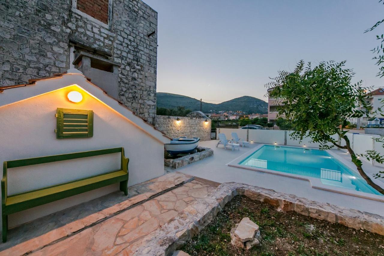 Seaside Villa Mia Трогир Экстерьер фото